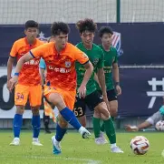 包含国际比赛日突围战来临，山东泰山围绕中超绝杀压哨，球迷炸锅，赛程密集仍需轮换的词条-爱游戏登录入口